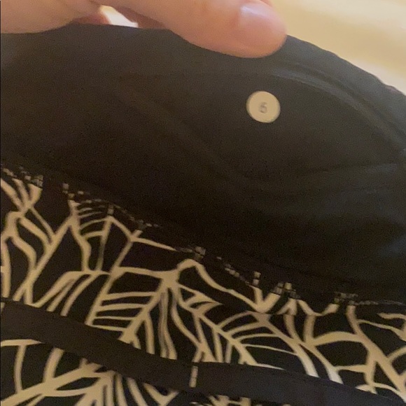 Lululemon Speed Shorts - Picture 4 of 6